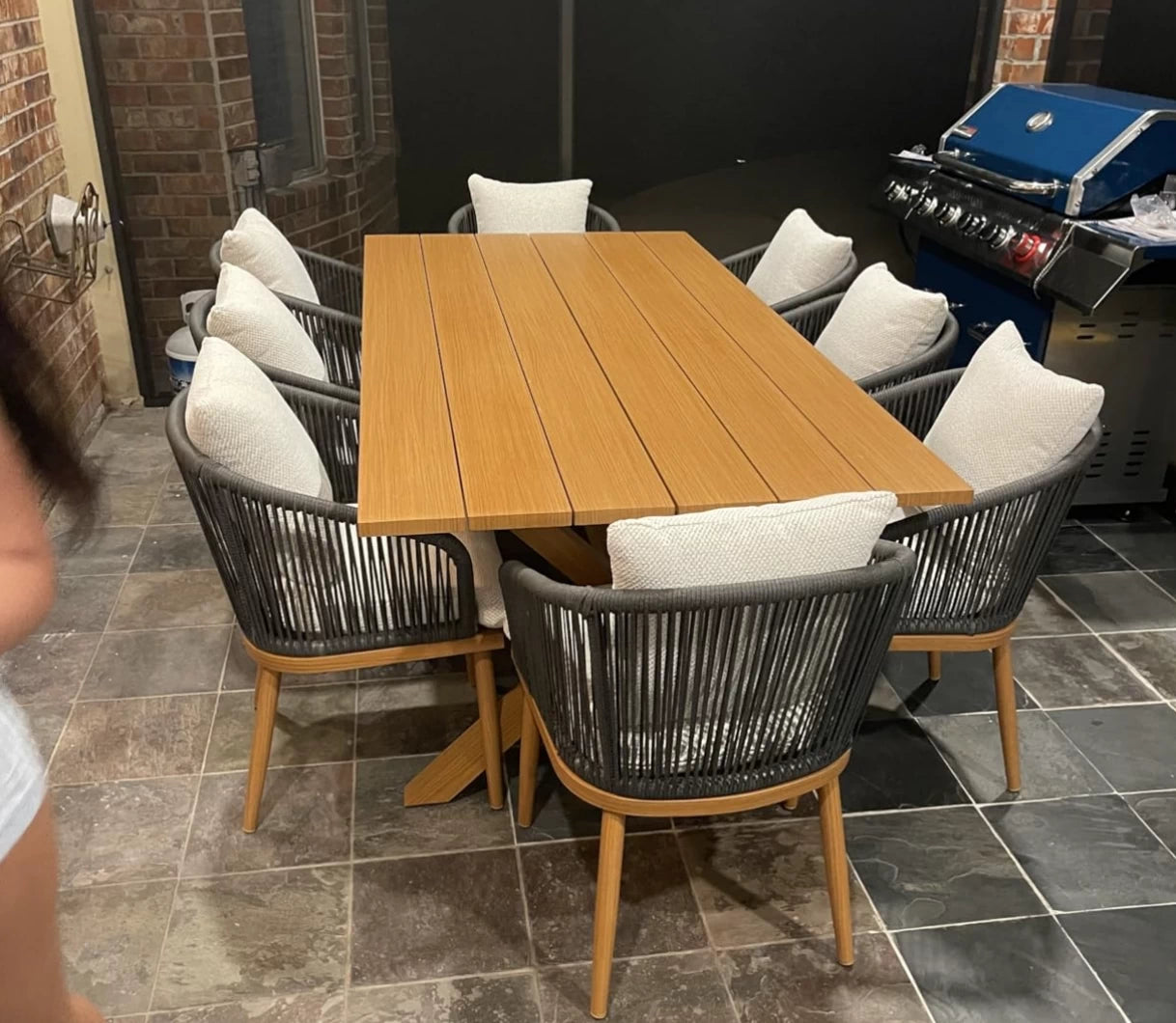 LayinSun 11件套户外露台餐桌椅套装，含一张98英寸铝制长方形餐桌